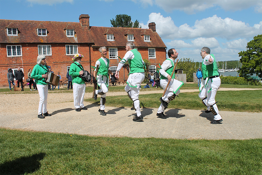Morris Dancing At Bucklers Hard 870X580 1