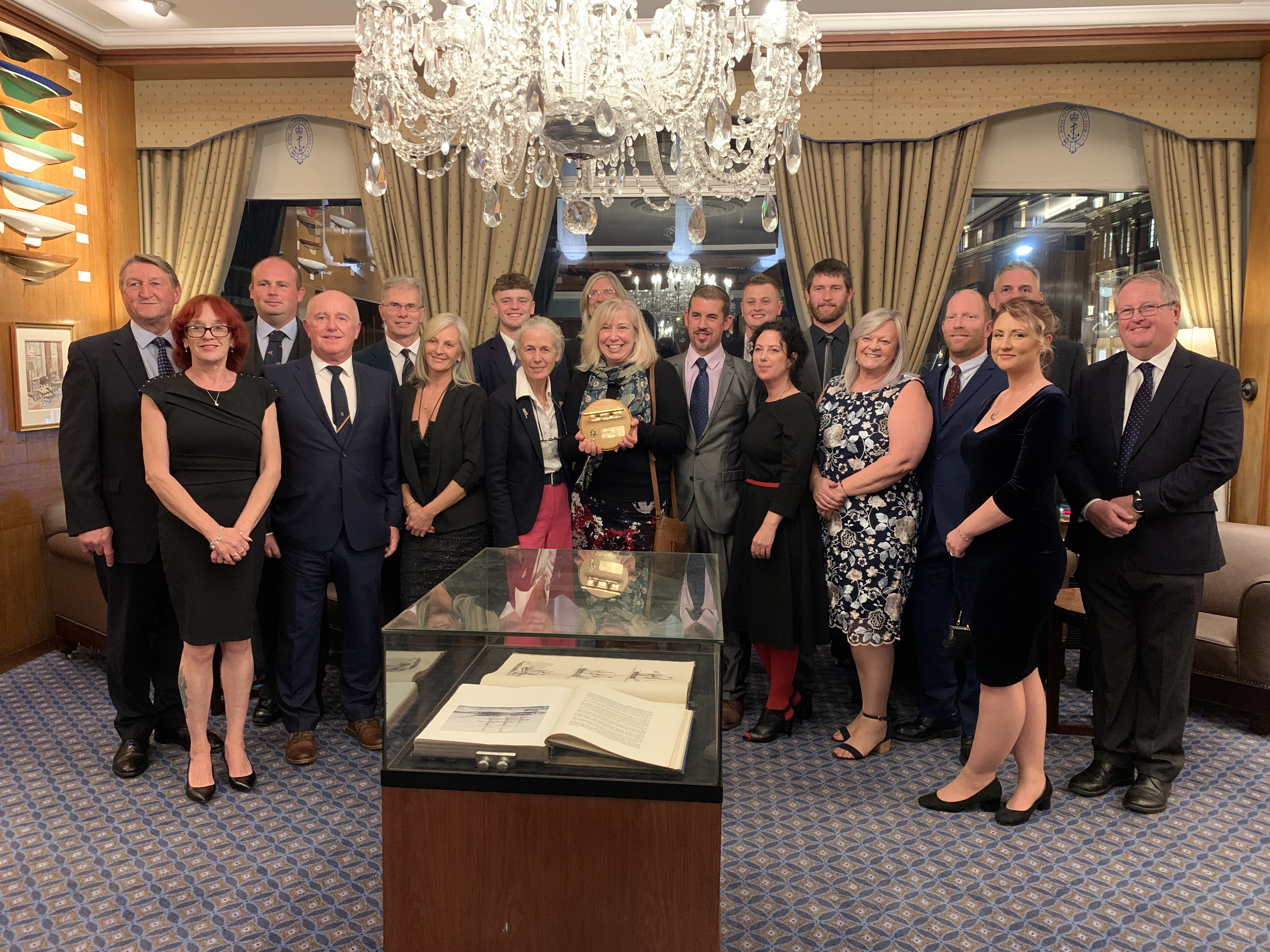 Beaulieu River Team Receive Marina Of The Year Award (1)