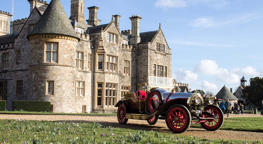 Desktop Gallery Chitty Rides870x475 4