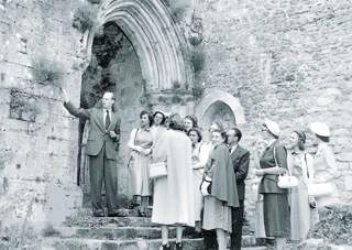 Desktop Attraction Historic House Lord Montagu Abbey Steps 1951 W870px