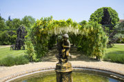 Beaulieu Wisteria Fountai