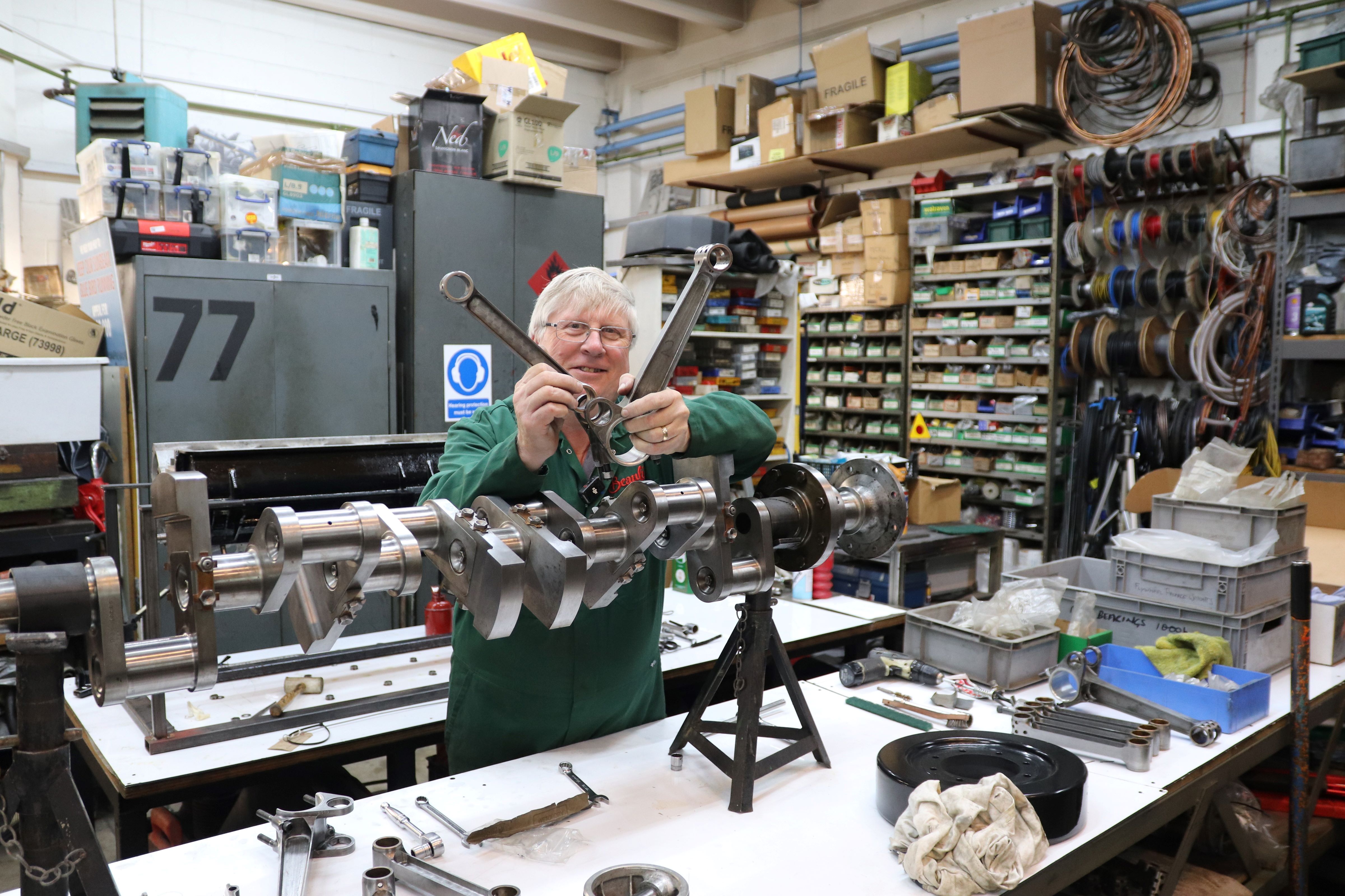 Ian Stanfield Shows Sunbeam's Con Rods Mechanism